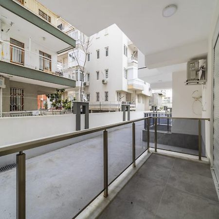Modern And Cozy Apartment With Central Location And Balcony In Muratpasa, Antália Exterior foto