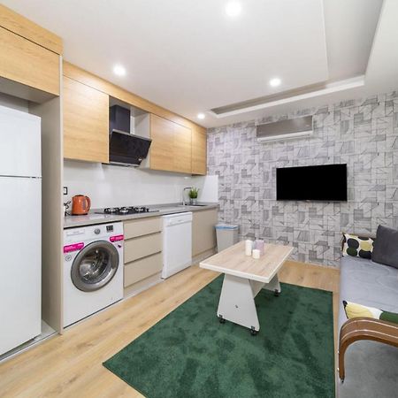 Modern And Cozy Apartment With Central Location And Balcony In Muratpasa, Antália Exterior foto